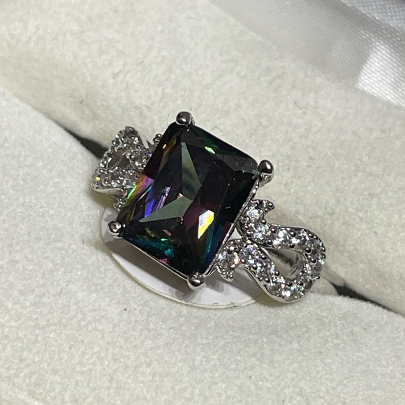 Women’s size 8 fire topaz gemstone ring stunning beauty NO box Great gift - Picture 8 of 10